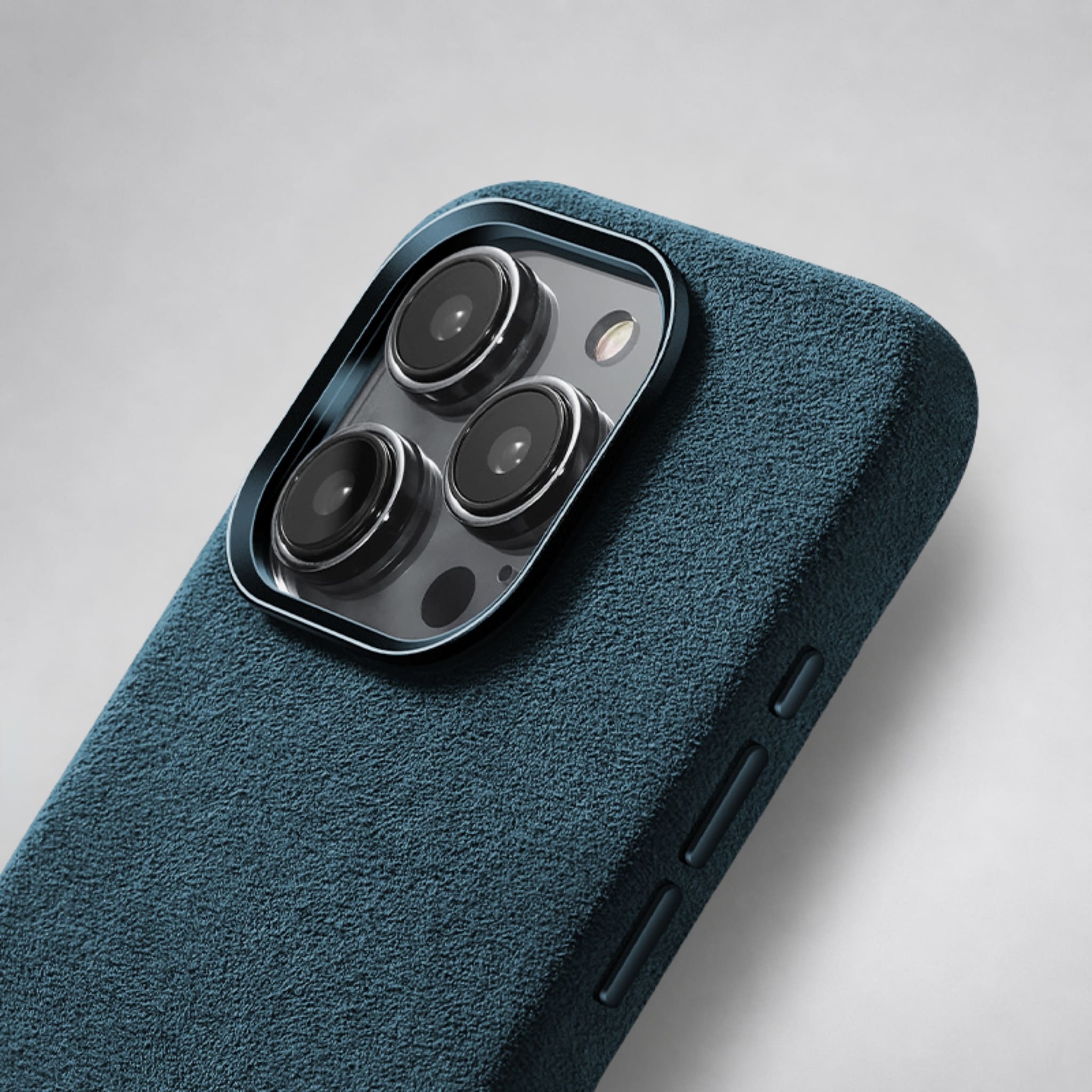 FIONERO® iPhone 15 Pro Max - Alcantara Case – Ocean Blue