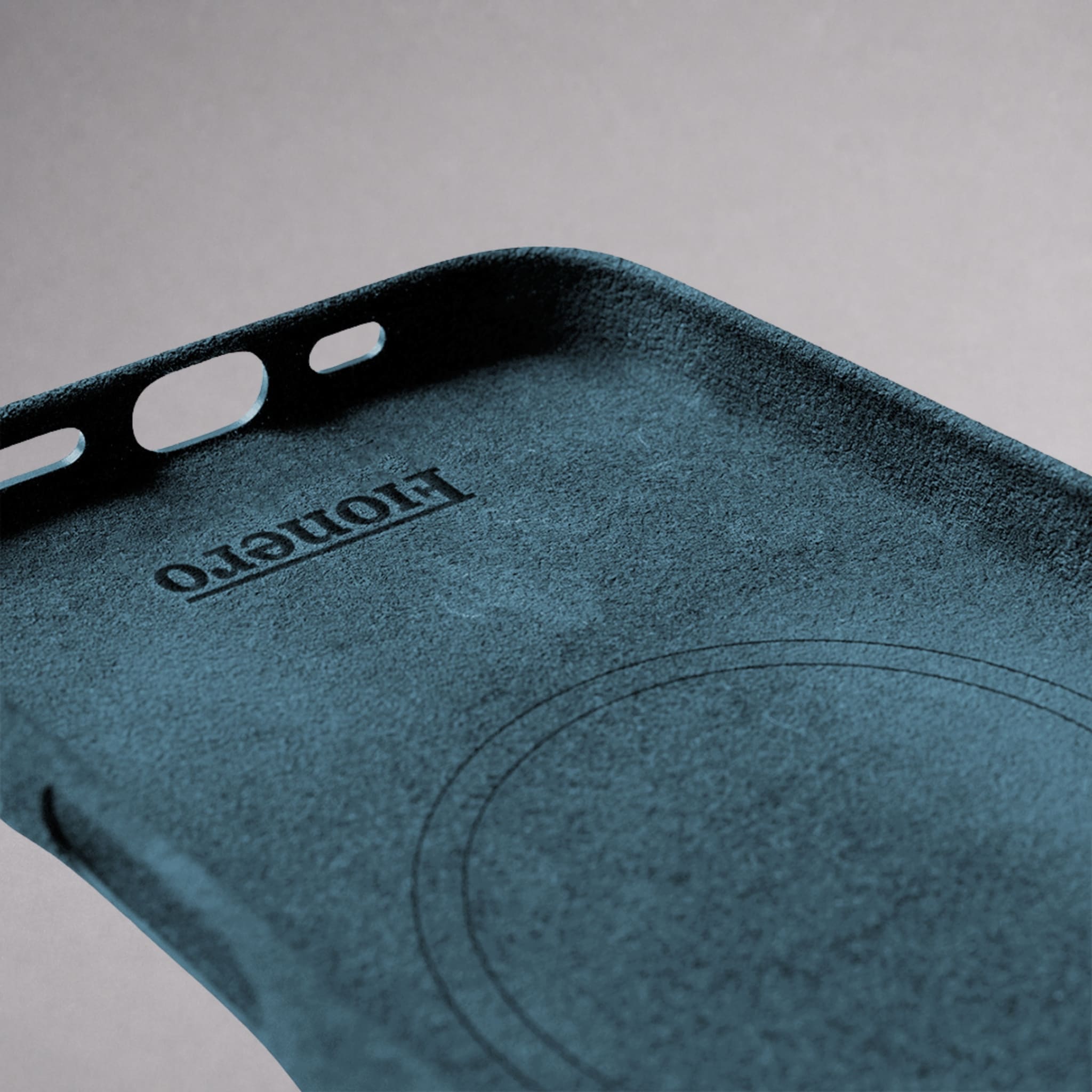 FIONERO® iPhone 16 - Alcantara Case – Ocean Blue