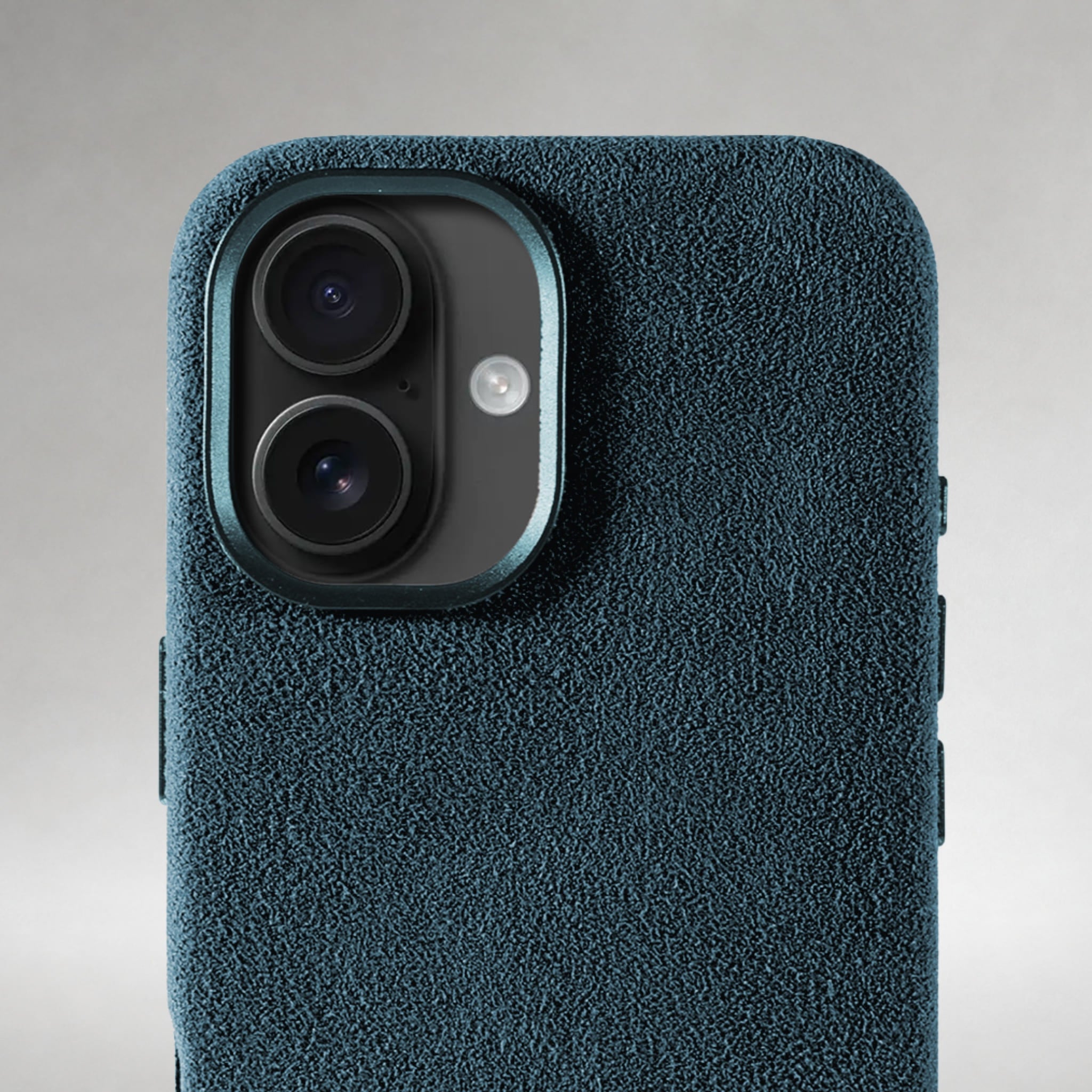FIONERO® iPhone 16 - Alcantara Case – Ocean Blue
