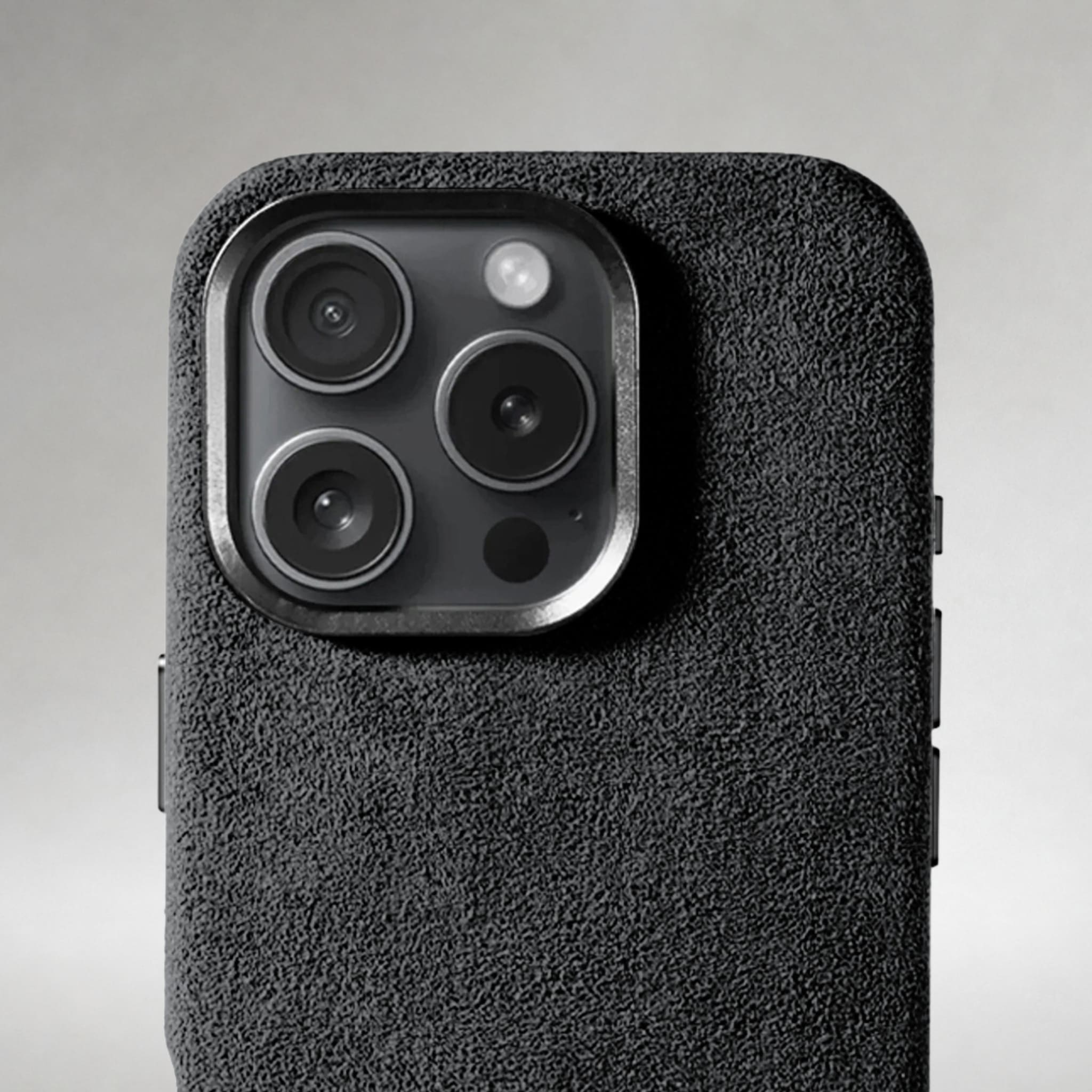 FIONERO® iPhone 16 Pro - Alcantara Case – Midnight Black