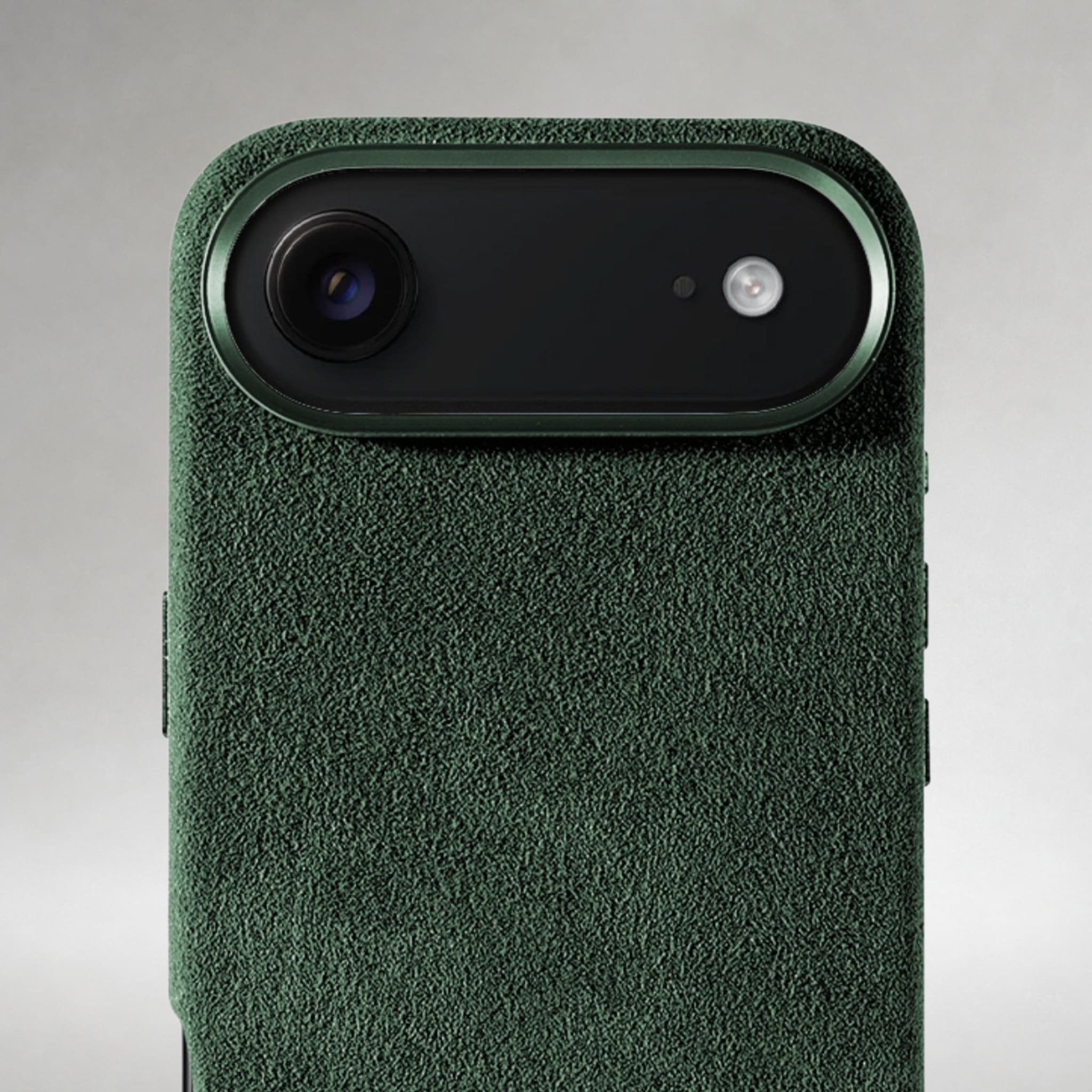 FIONERO® iPhone 17e - Alcantara Case – Forest Green