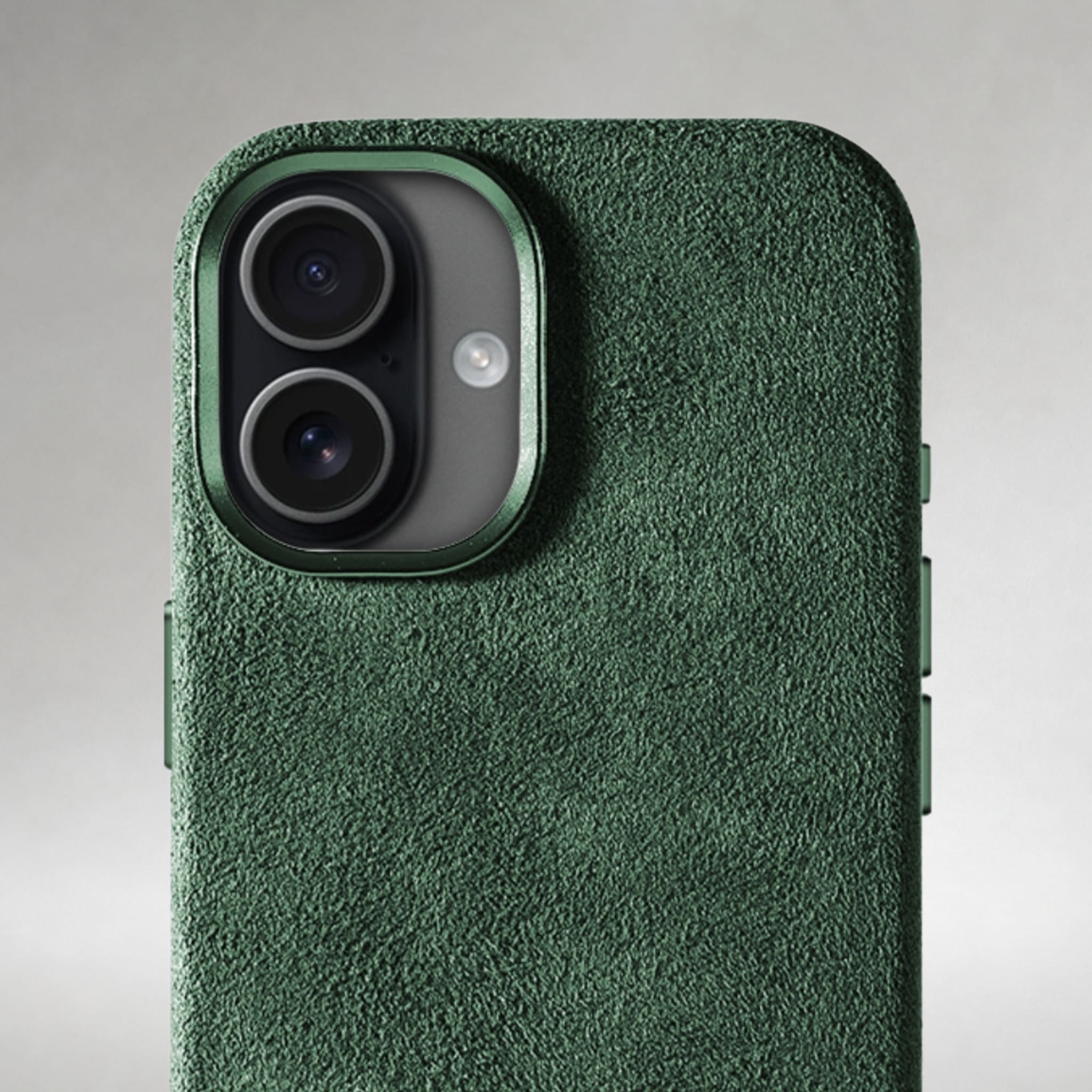 FIONERO® iPhone 17 - Alcantara Case – Forest Green