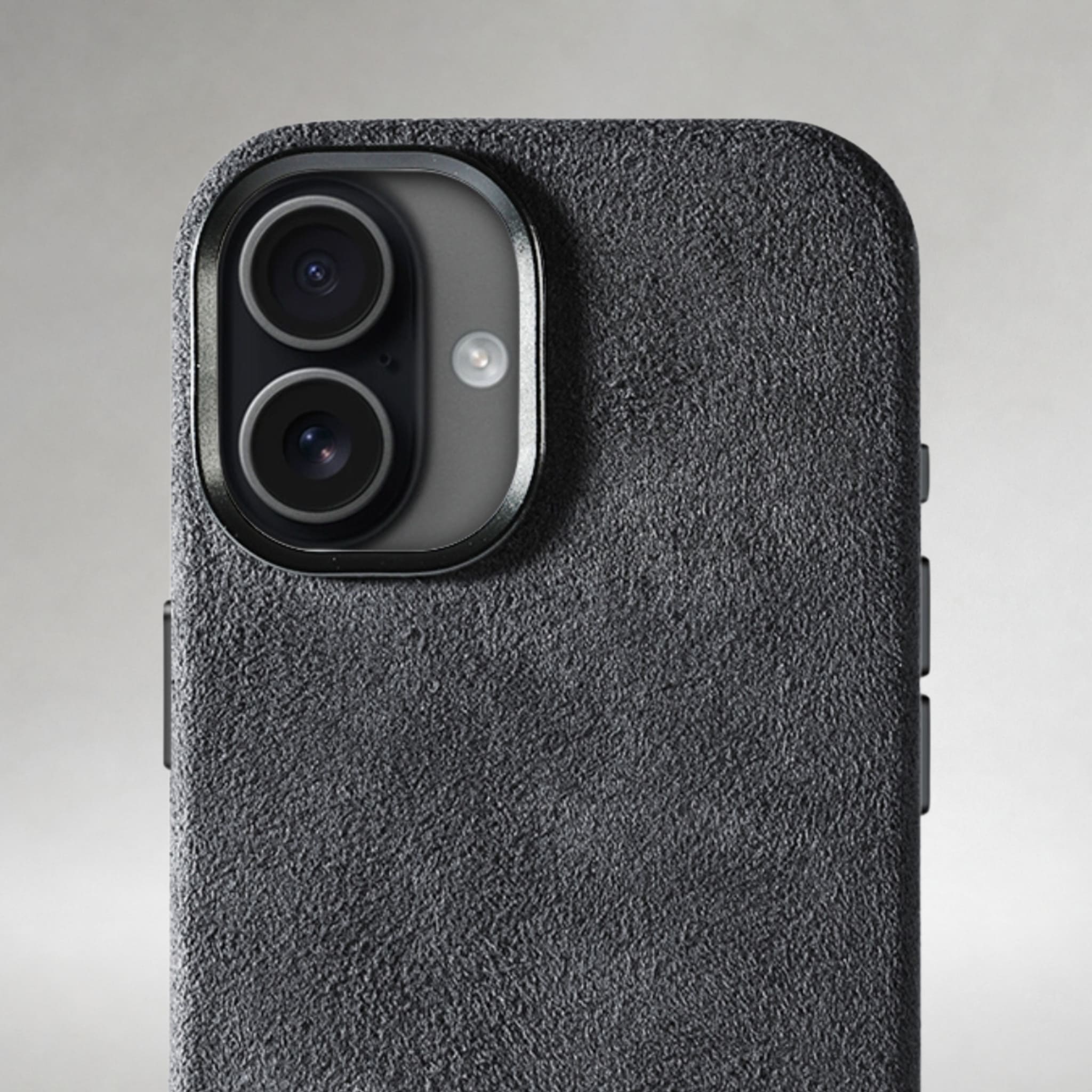 FIONERO® iPhone 17 - Alcantara Case – Midnight Black