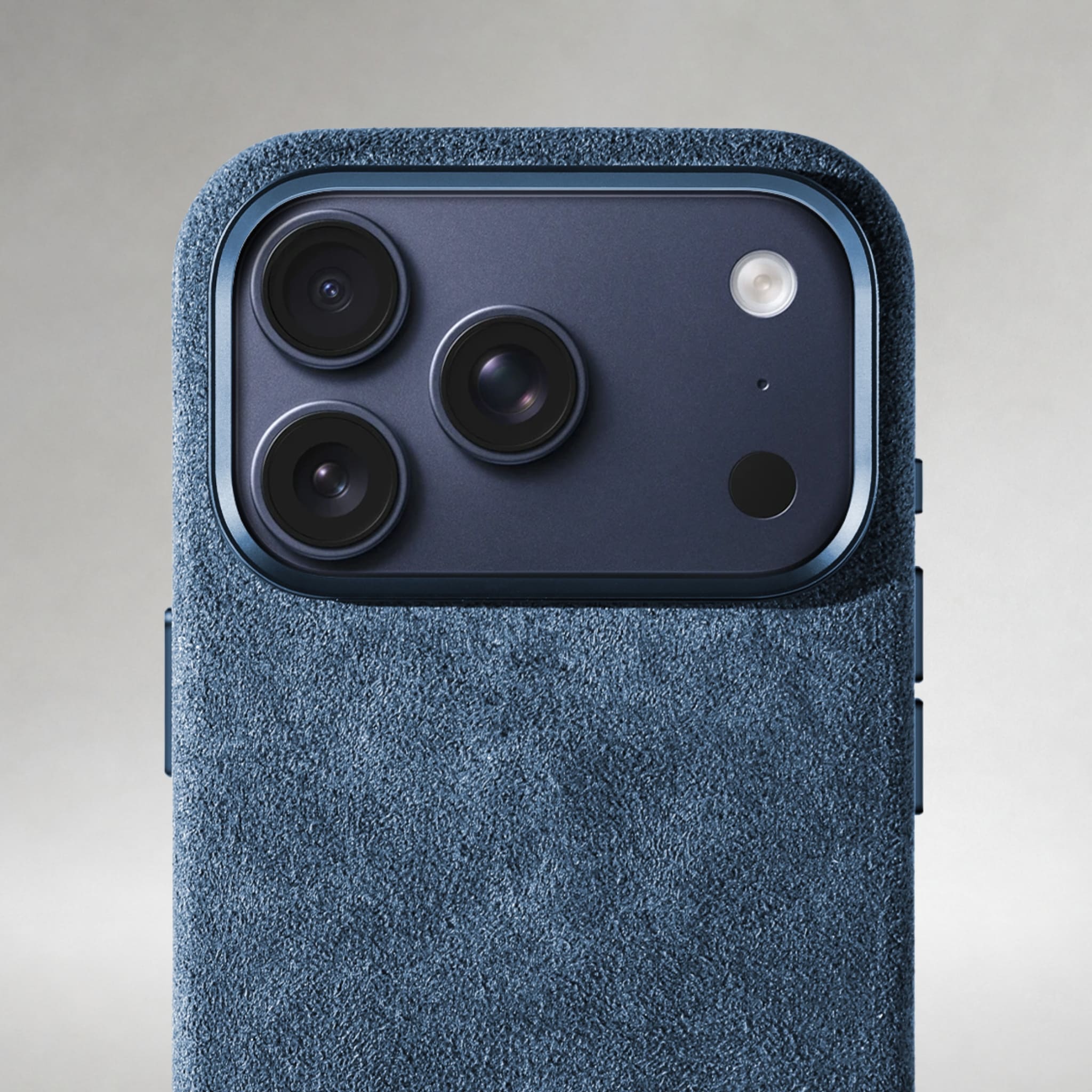 FIONERO® iPhone 17 Pro - Alcantara Case – Ocean Blue