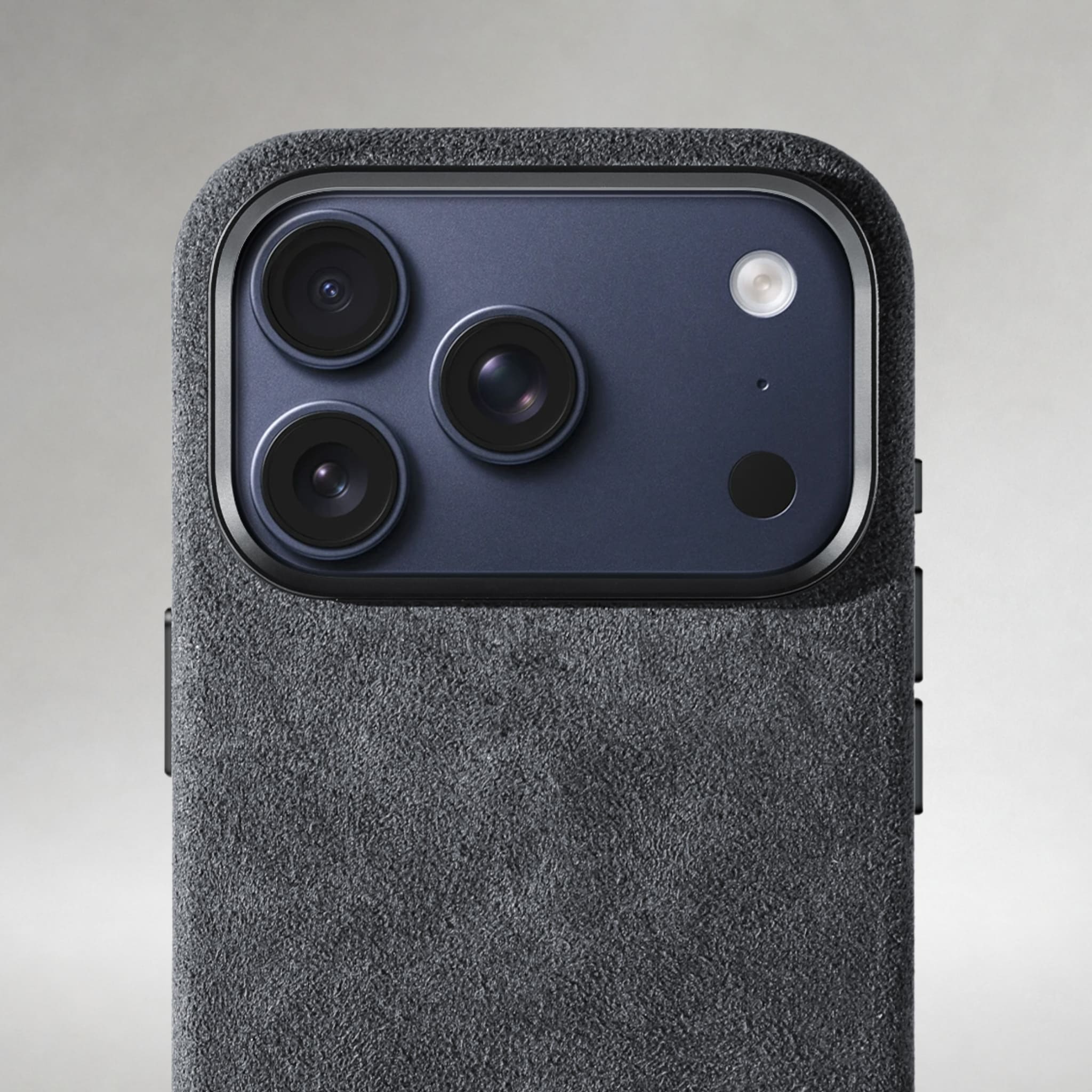 FIONERO® iPhone 17 Pro Max - Alcantara Case – Midnight Black