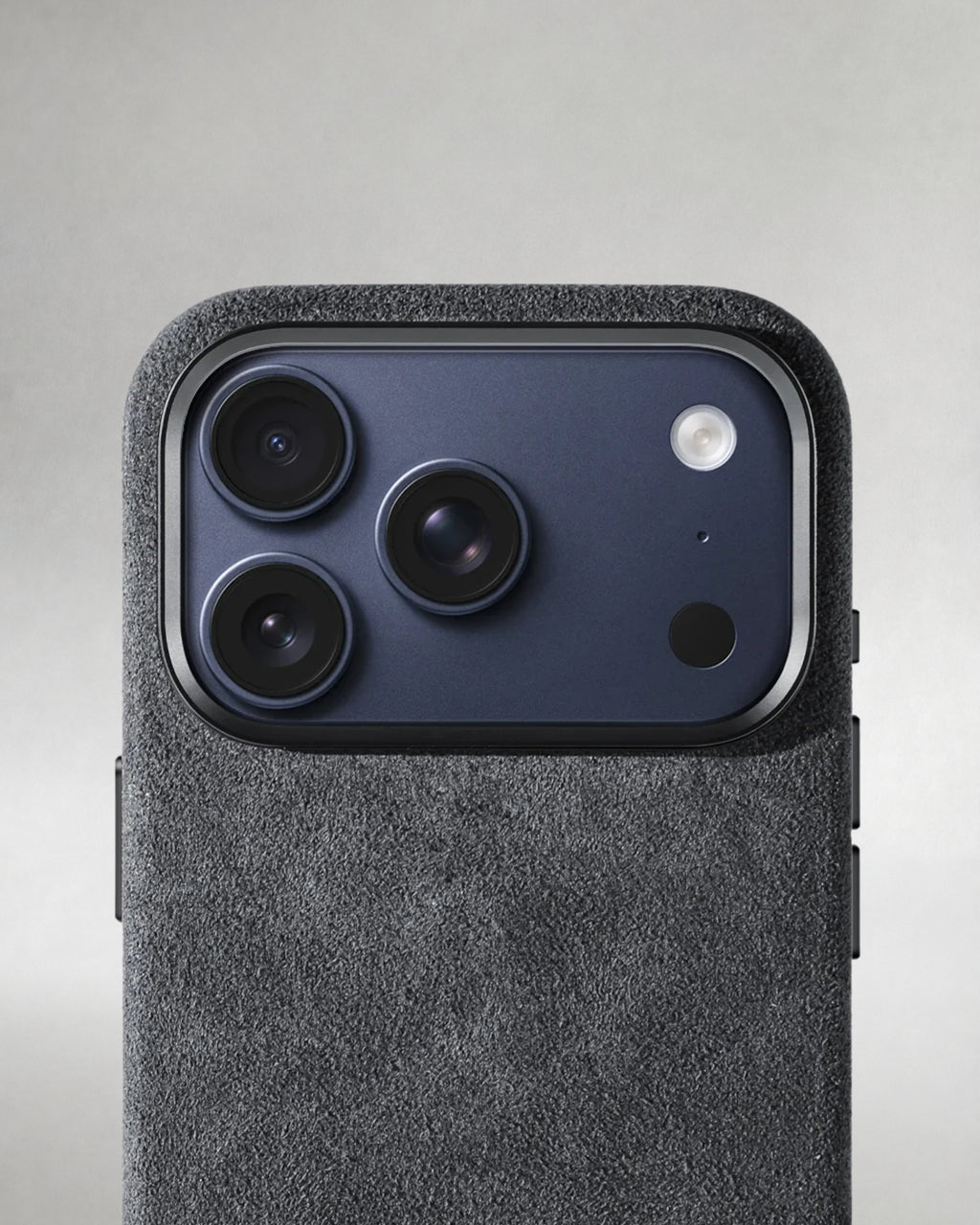 FIONERO® iPhone 17 Pro Max - Alcantara Hülle – Midnight Black