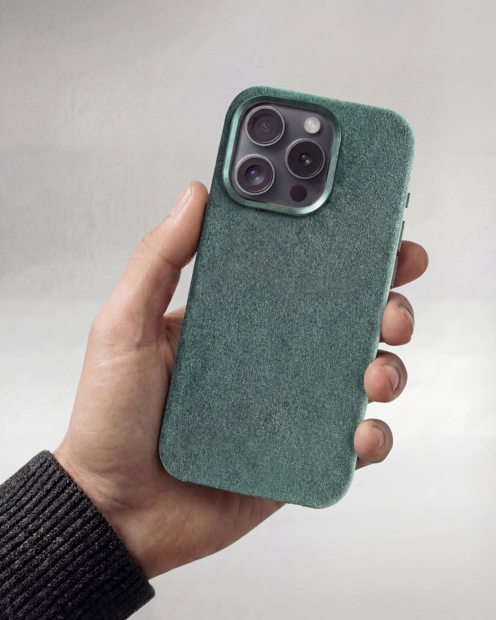 iPhone 15 Pro - Alcantara Case - Forest-Green