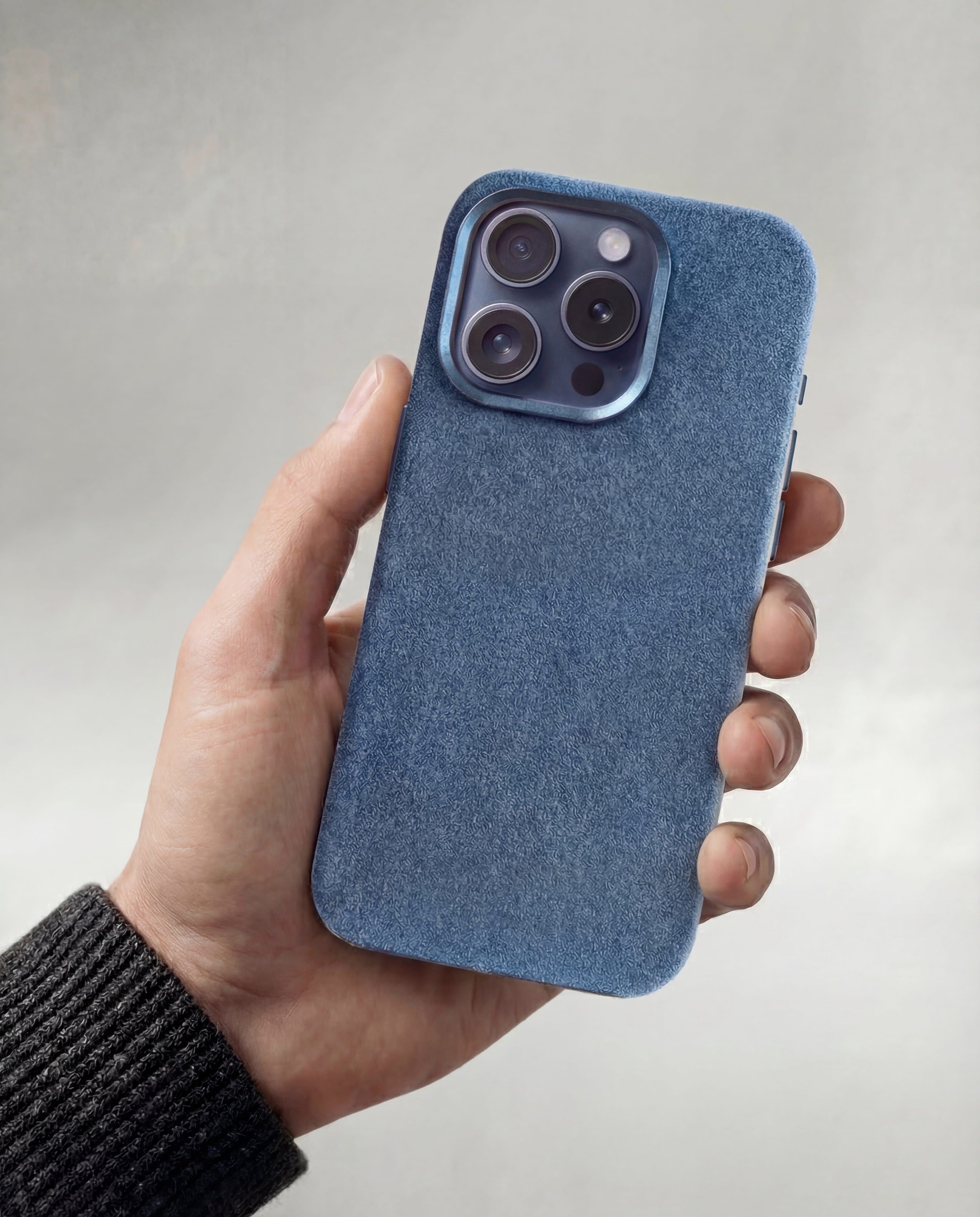 iPhone 15 Pro - Alcantara Case - Ocean-Blue
