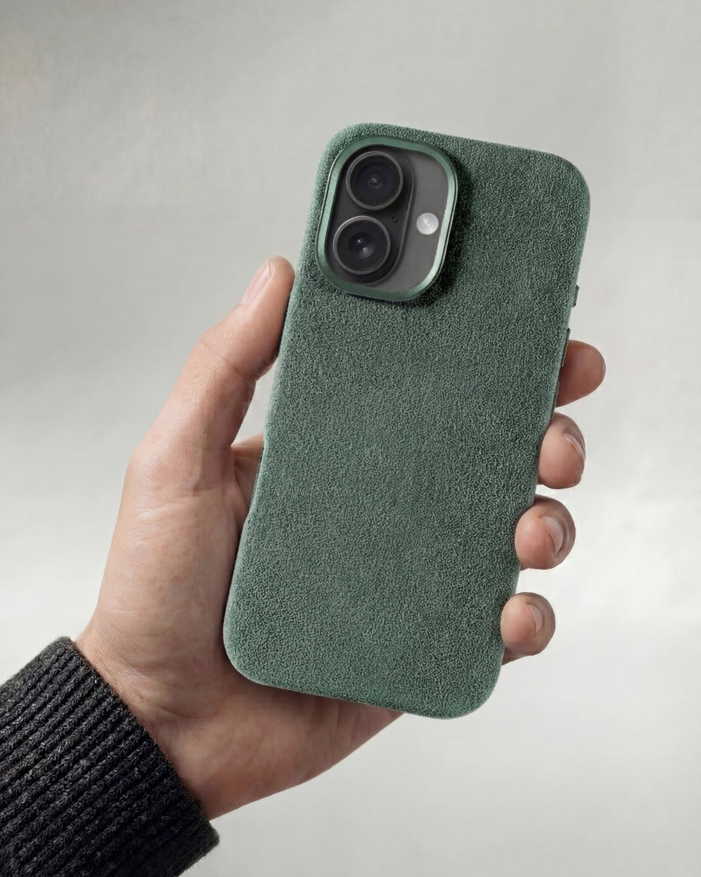 iPhone 16 - Alcantara Case - Forest-Green