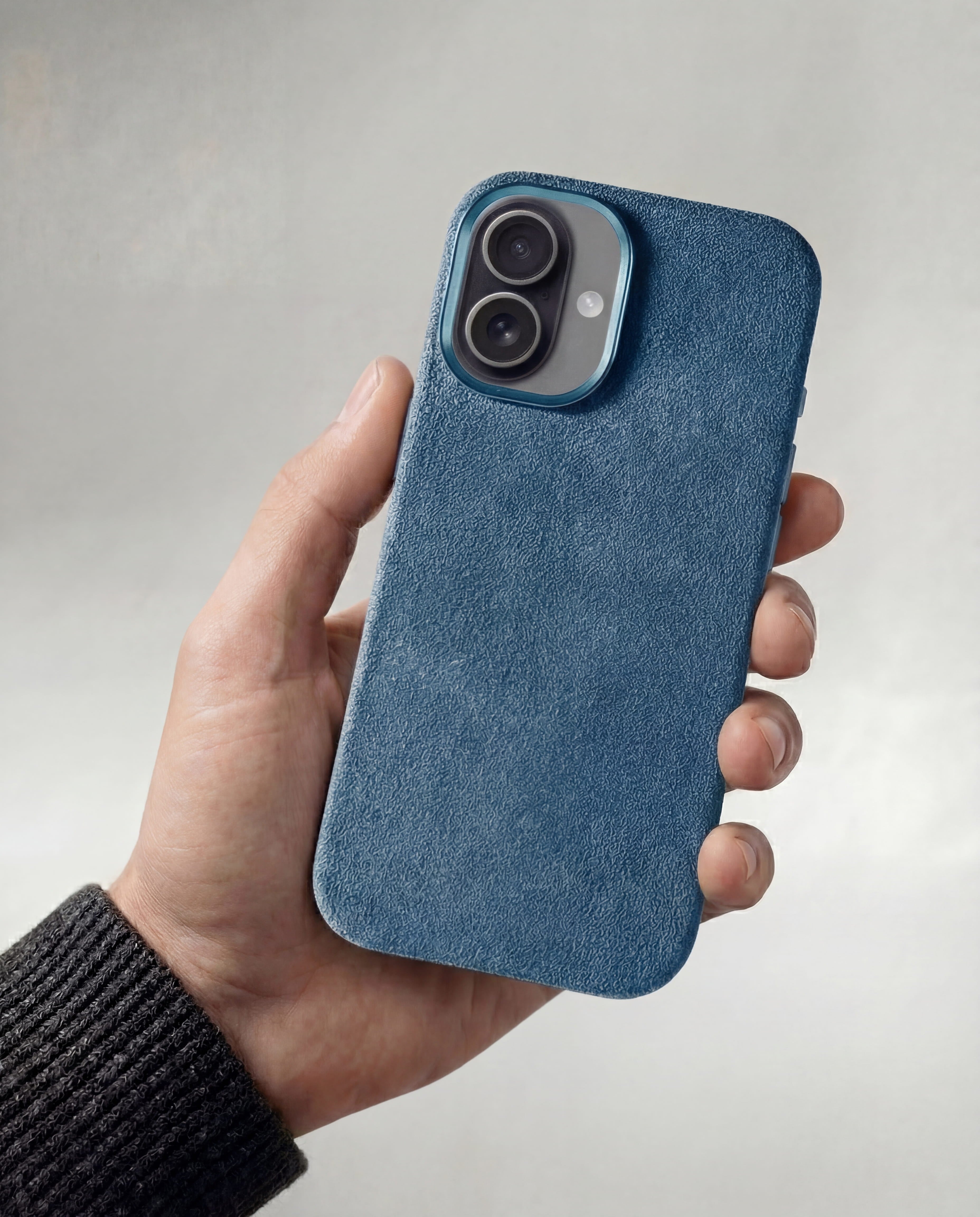 iPhone 16 - Alcantara Case - Ocean-Blue