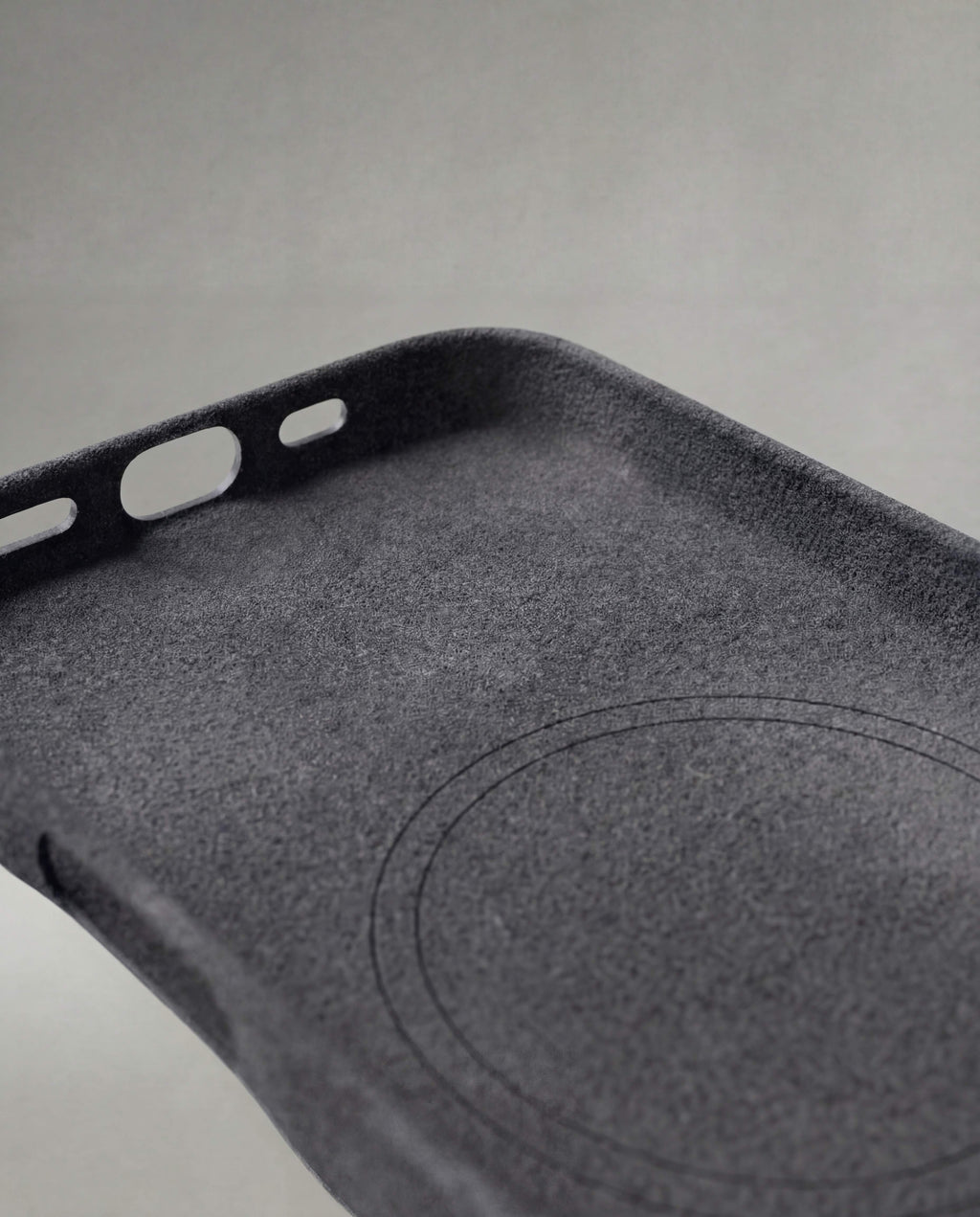 iPhone 17e - Alcantara Case - Midnight-Black